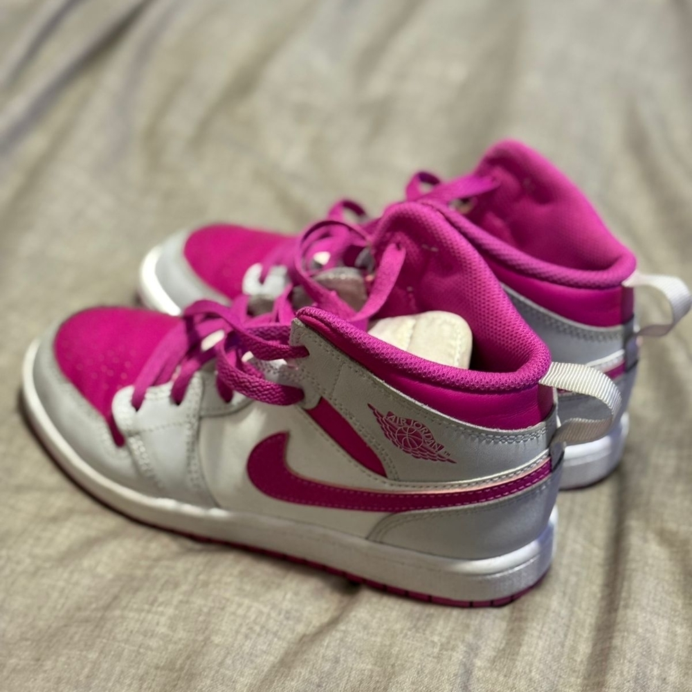 Nike Kids Pink and Gray High-Top Sneakers Size 2.5Y